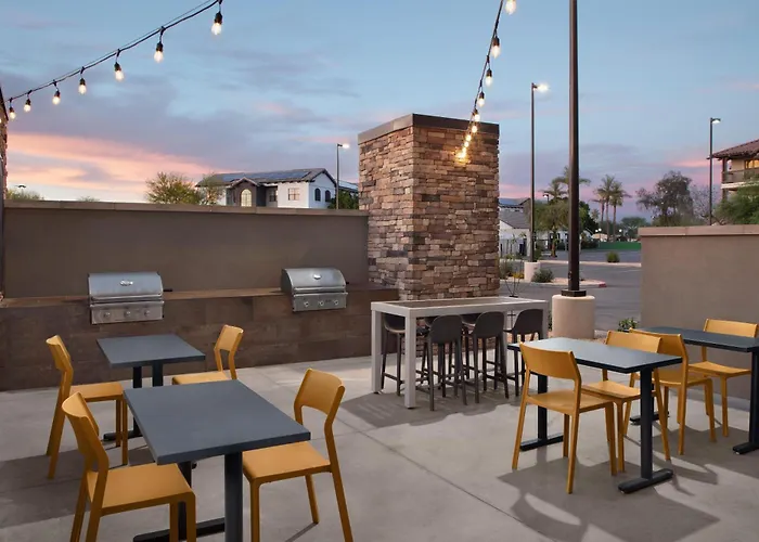 Hotel Home2 By Hilton Phoenix West 3*